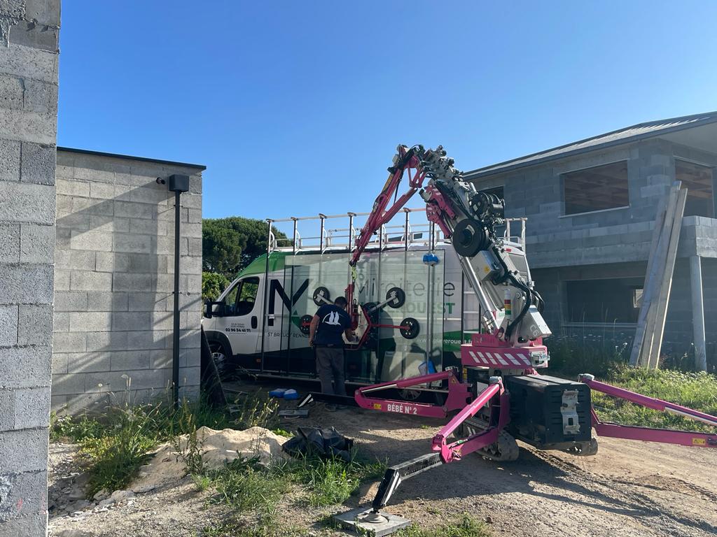 Grue avec ventouses pour déplacement du verre